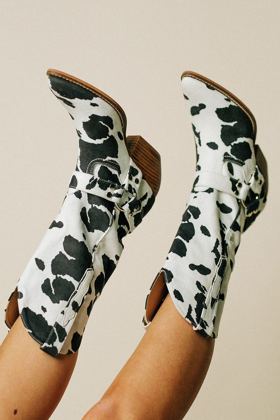 Women's Elegant Cowboy Boots - Stylish & All-Season