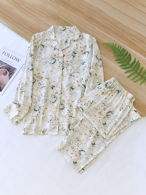Women's Pyjama Set - Floral Pattern with Classic Collar