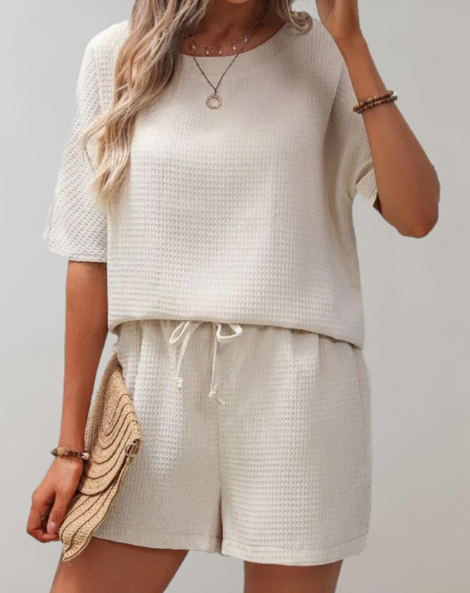 Trendy Set with Top and Loose-Fit Shorts for Women | Elise