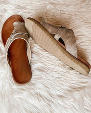 Comfortable and Supportive Open-Toe Sandals with Buckle Design for Women