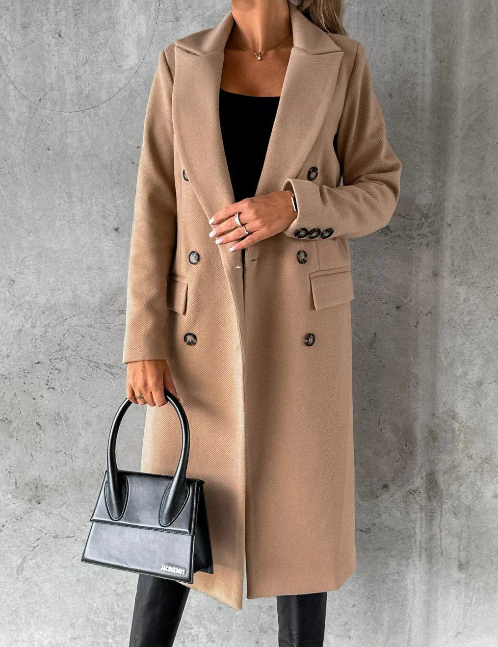 lena-elegante-wollen-winterjas-met-stijlvolle-details-466248.webp