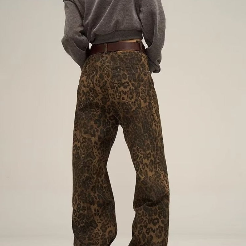 leopardenmuster_hose_herren_rueckansicht_Crystalli3550.jpg