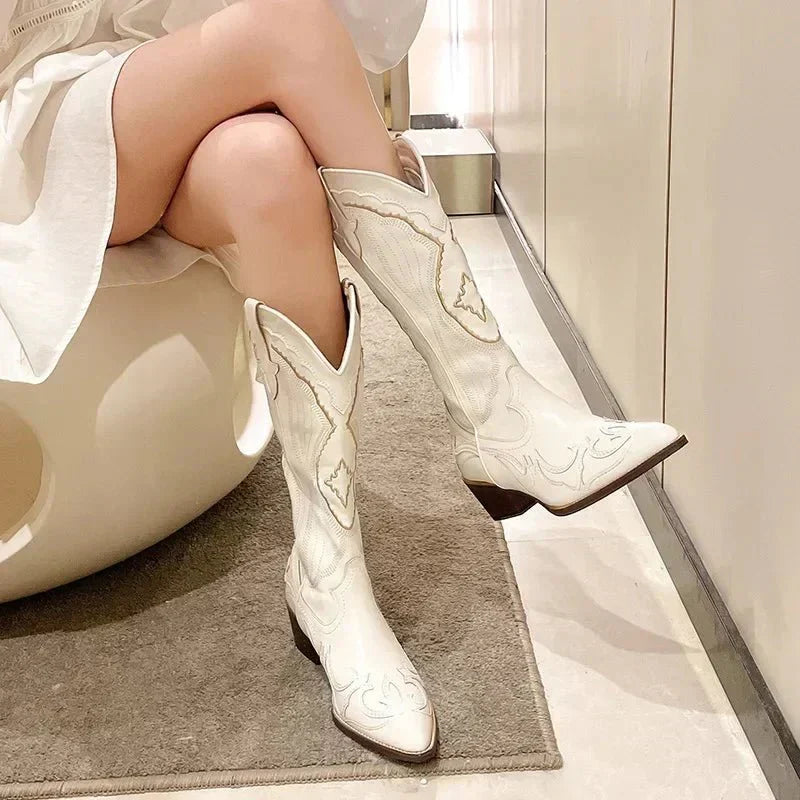 muller-mode-christalline-mittelfuss-cowboystiefel-gesticktes-detail-stiefel-402906.webp